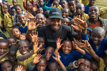 Bisate Lodge: Lehrer mit Schülern