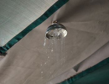 Bushman Plains Camp: Bucketshower