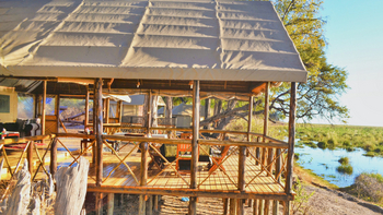 Camp Linyanti Camp Linyanti: Hauptdeck