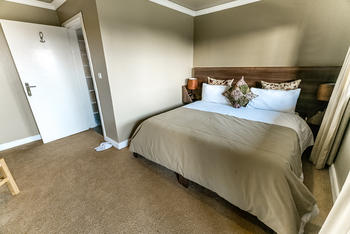 Five Volcanoes Boutique Hotel: Doppelbett im Standard Room