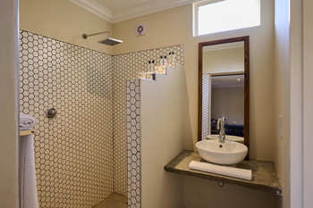 Sedia Hotel: Gästebad