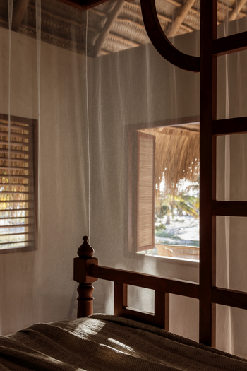 Sussurro: Bungalow - Unter dem Moskitonetz