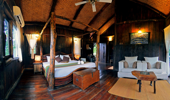 Treehouse Hideaway: Bett und Sessel