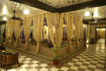 BrijRama Palace: 2. Etage Sitzgruppen