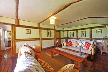 Buhoma Lodge: Private Lounge