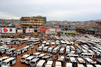 Kampala: Minibusbahnhof