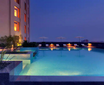 Radisson Blue New Delhi Dwarka: Pool