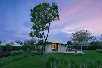 The Oberoi Vindhyavilas Wildlife Resort: Außenansicht