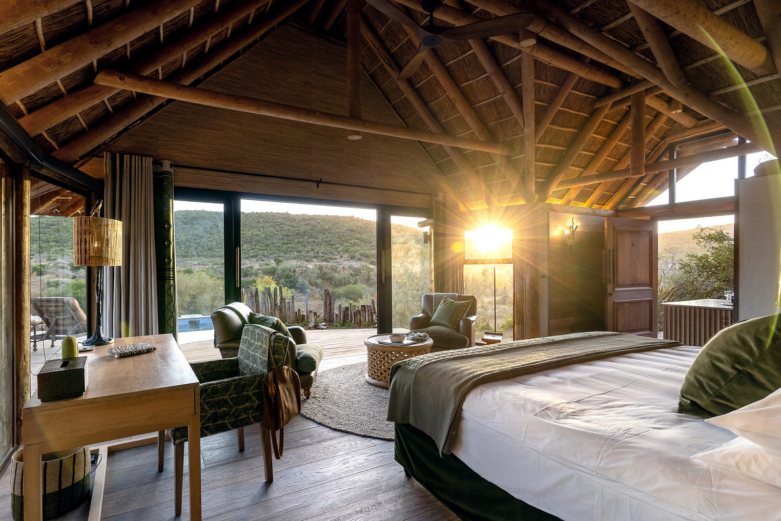 Kwandwe Great Fish River Lodge Kwandwe Great Fish River Lodge: Morgensonne im Zimmer