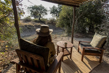 Mwamba Bush Camp: Sit-out