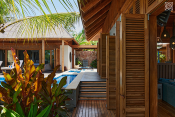 Zuri Zanzibar: Pool und Wohnbereich Ocean Front Suite