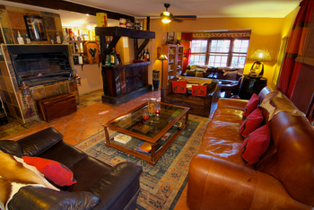 Bagatelle Kalahari Game Ranch: Lounge