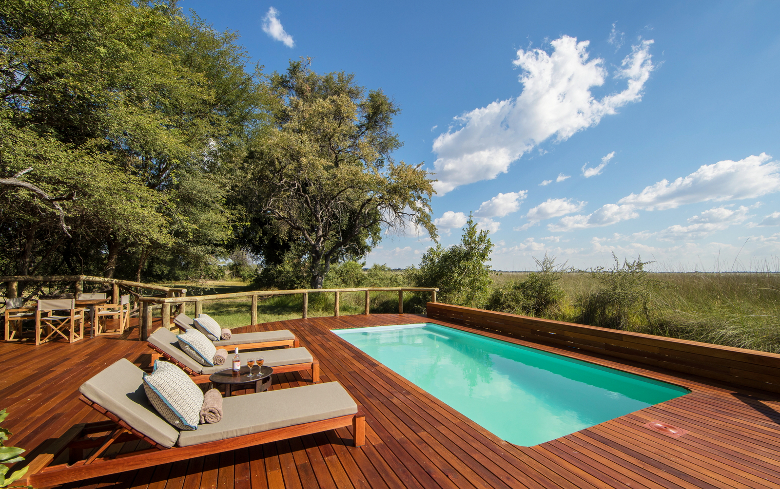 Camp Moremi Camp Moremi: Zentrale Einrichtungen