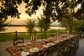 Chobe Bakwena Lodge Chobe Bakwena Lodge: Dinner im Freien