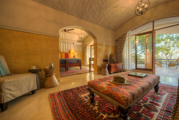 Chobe Game Lodge: Triple - Teppich und Diwan