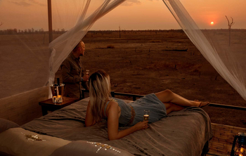 Mwamba Bush Camp: Numbu Starbed