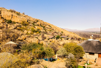 Ondudu Safari Lodge Ondudu Safari Lodge: Lodge und Pool