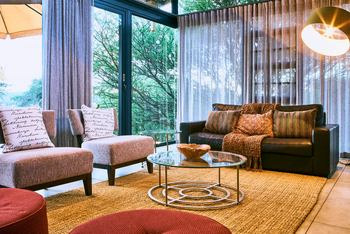 Otjimbondona: Private Lounge