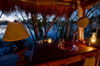 Sindabezi Island: Kupferwaschbecken