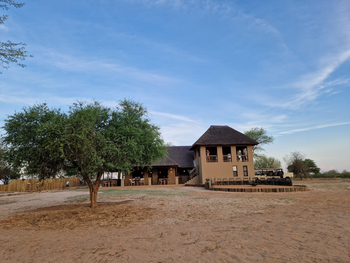 The Dune Camp: Außenansicht