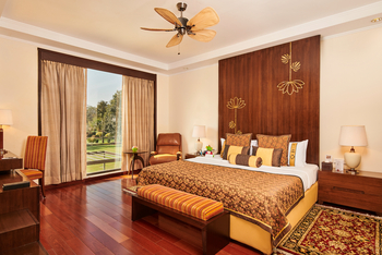 The LaLit Temple View: Große Suite