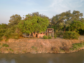 Three Rivers Camp Three Rivers Camp: Three Rivers Camp: Gästezelt und Sleep-out Plattform