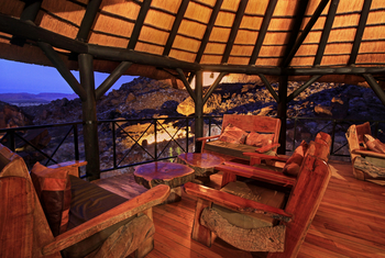 Twyfelfontein Country Lodge: Lounge