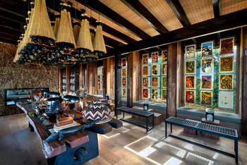 andBeyond Phinda Forest Lodge: Kunst in der Library