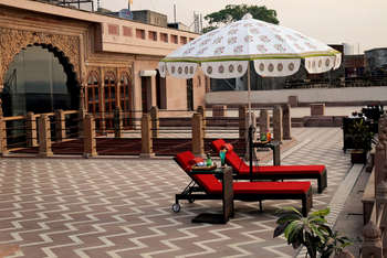 BrijRama Palace: Terrasse über dem Ganges