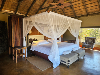 Camp Kuzuma: Doppelbett
