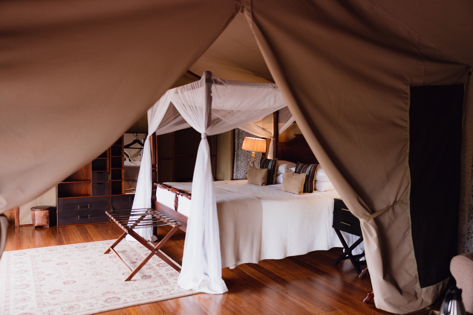 Elewana Sand River Masai Mara Camp Elewana Sand River Masai Mara Camp: Blick ins Zelt