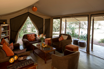 Encounter Mara Camp: Main Lounge