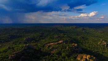 Matobo Hills Lodge Matobo Hills Lodge: Schauer über den Matobo Hills