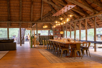 Mogotlho Safari Lodge Mogotlho Safari Lodge: Dinner-Set-up