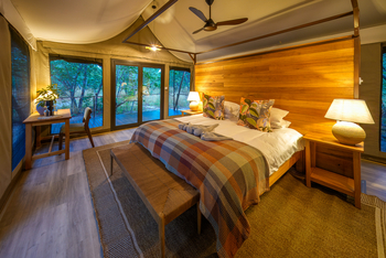 Muddy Teak Camp: Beleuchtung Gästezimmer