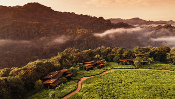 One and Only Nyungwe House: Landschaft mit Gästeunterkünften