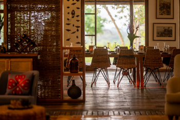 Volcanoes Kyambura Gorge Lodge: Esstisch