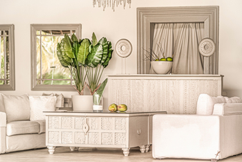 Zawadi Hotel: Lounge Interior