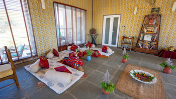 Brij Pola Brij Pola: Lounge