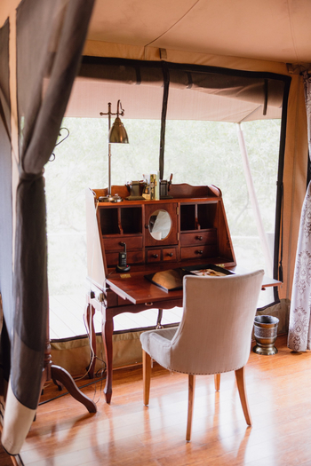 Elewana Sand River Masai Mara Camp Elewana Sand River Masai Mara Camp: Schreibtisch