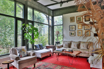 Jim's Jungle Retreat: Carpet Sahib's Cafe