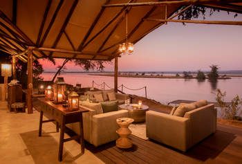 Old Mondoro Camp: Lounge mit Sambesi-Blick