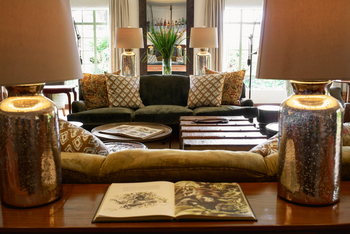 Sabyinyo Silverback Lodge: Lounge