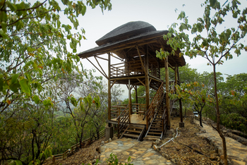 Adere Safari Lodge: Aussichtsturm