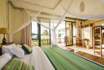 Anyadwe House: Schreibtisch