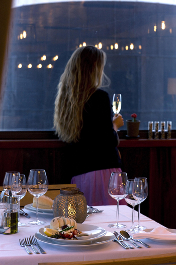 Pelican Point Lodge: Gedeckter Tisch