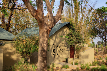 Tathastu Resort Bandhavgarh: Chalet 101