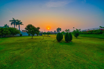 The LaLit Temple View: Sonnenuntergang