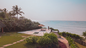 Alfajiri Villas Alfajiri Villas: Terasse mit Whirlpool Garden Villa