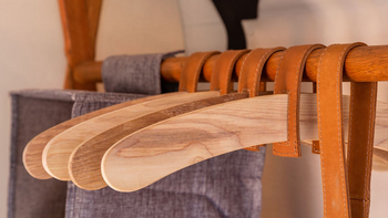 Camp Maru Camp Maru: Kleiderbügel